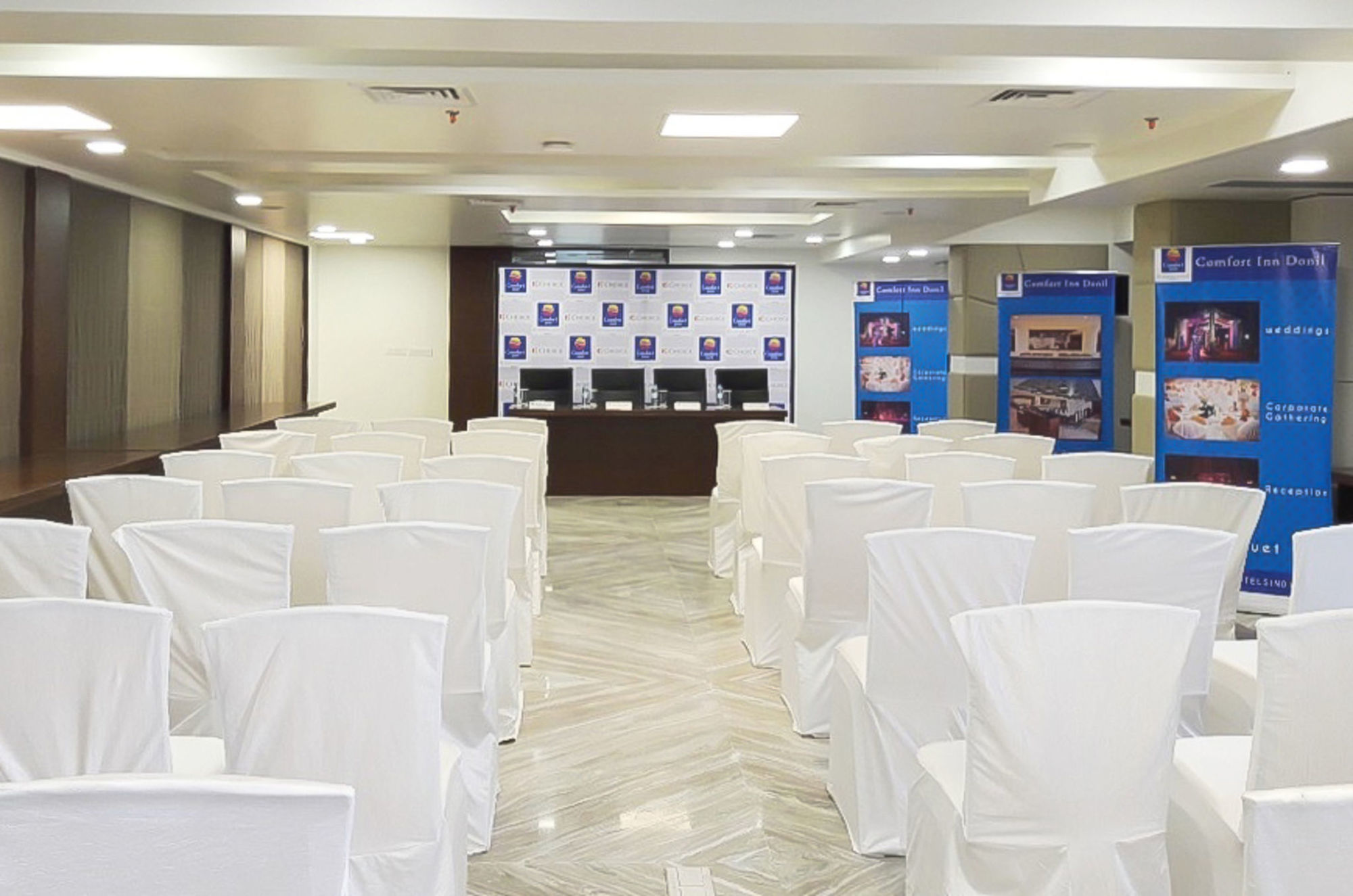Comfort Inn Donil Вадодара Зручності фото