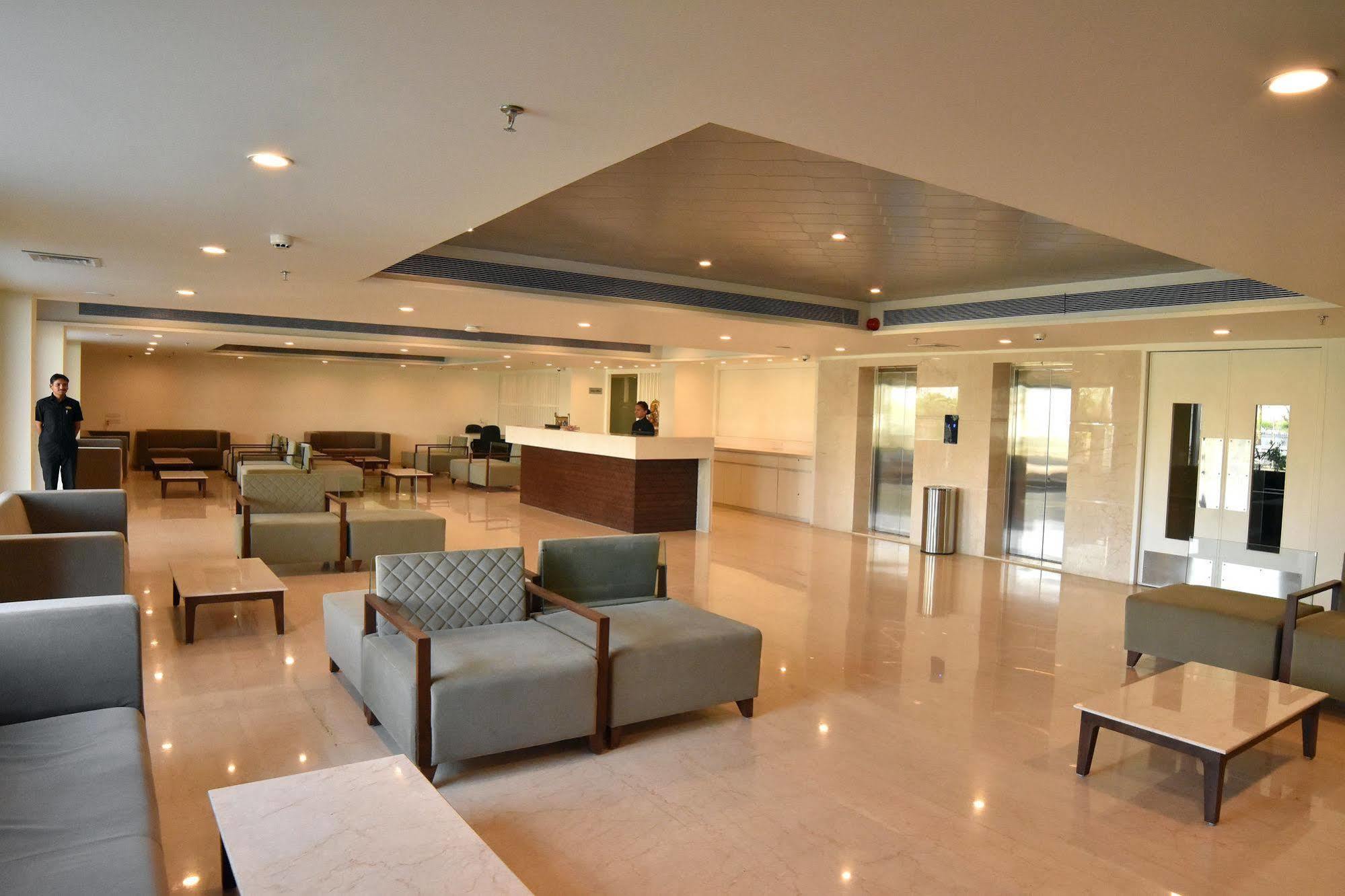 Comfort Inn Donil Вадодара Екстер'єр фото