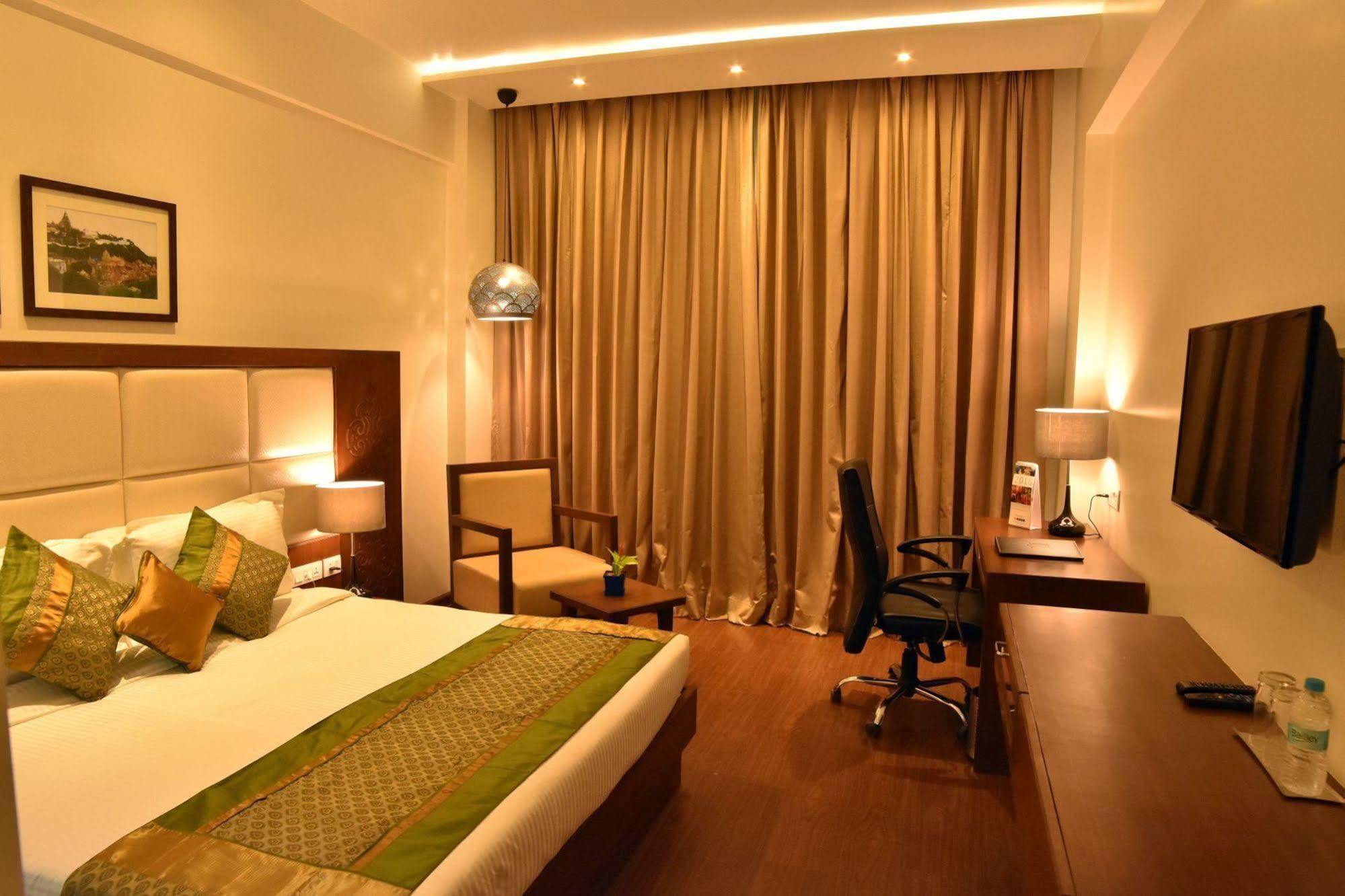 Comfort Inn Donil Вадодара Екстер'єр фото